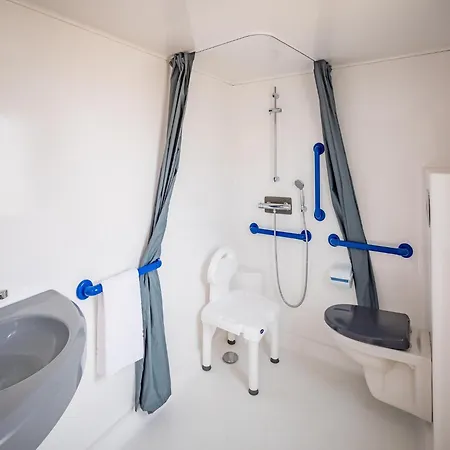 Suitable For The Disabled, In A Park, 1 5 Km From The * Le Grau-dʼAgde