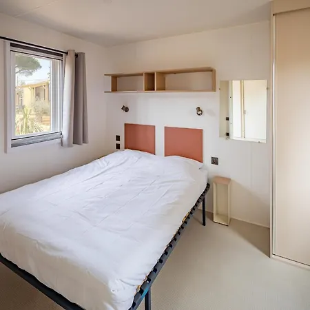 Suitable For The Disabled, In A Park, 1 5 Km From The Chalet Le Grau-dʼAgde